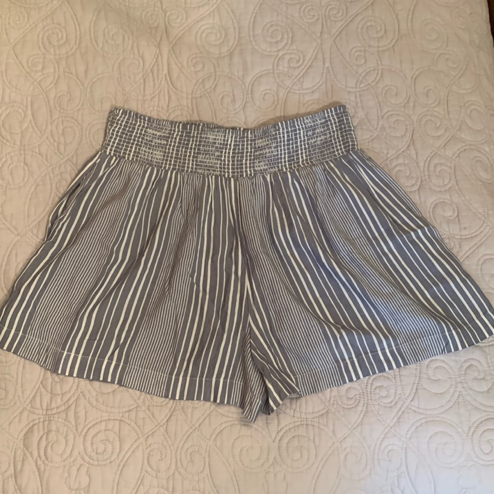 Womens American Eagle Striped shorts SZ Medium
